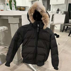 Canada Goose Chilliwack Bomber Jacket with removable Fur Hood - Black size small